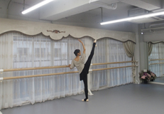 クラシックバレエスタジオ エスポワールのバレエクラス（80分）